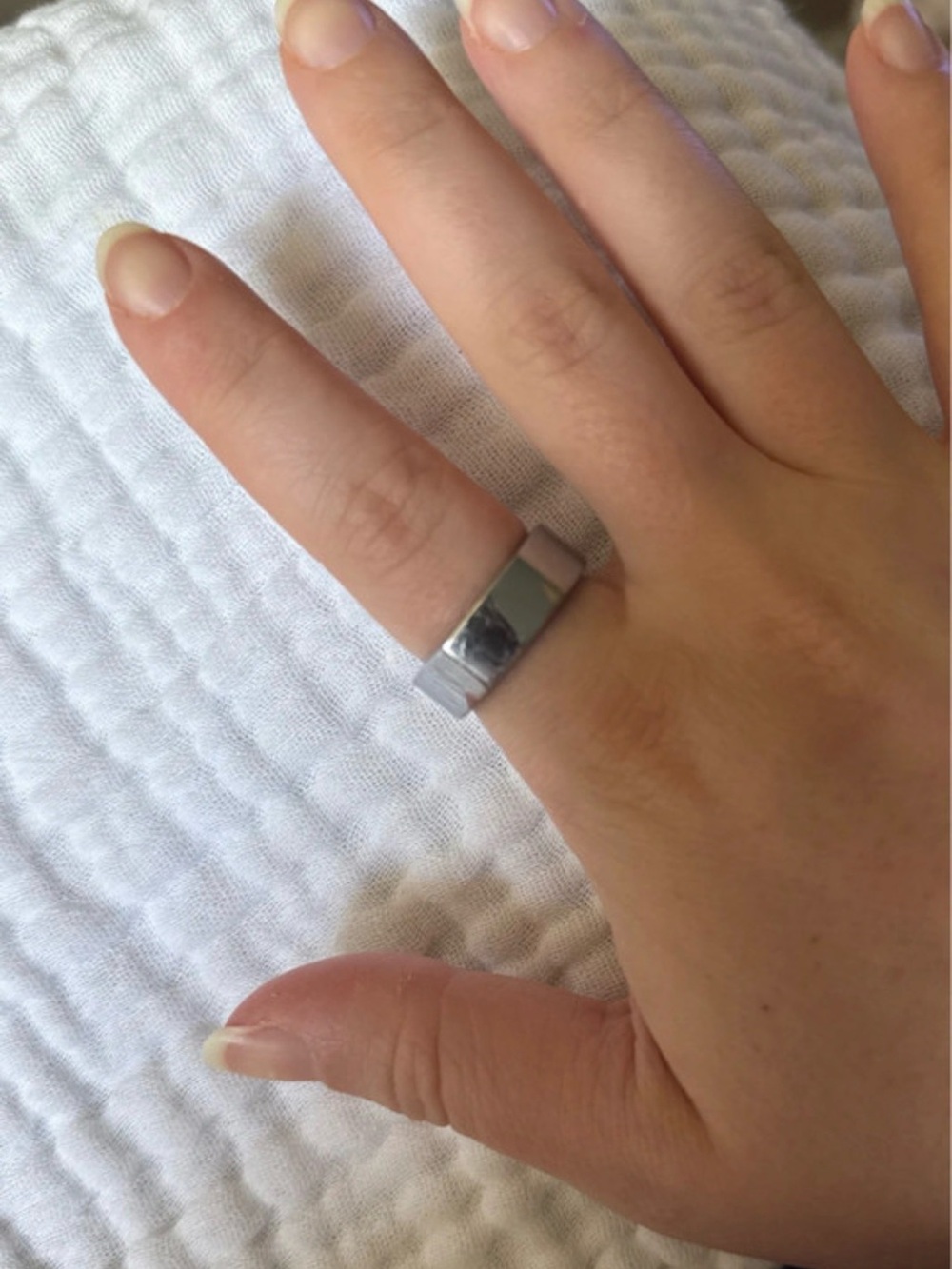 Gen 3 Oura Silver Ring - Picture 2 of 3